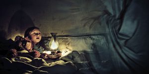 بررسی کامل دلایل و درمان ترس از تاریکی در کودکان
