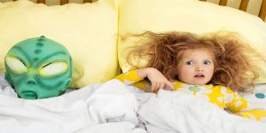 بررسی کامل علل و درمان ترس از تنها خوابیدن کودک