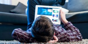 تأثیر وابستگی به اینترنت بر سلامت روان در نوجوانان