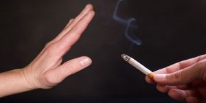 سیگار کشیدن در سن نوجوانی: عواقب و راه های پیشگیری