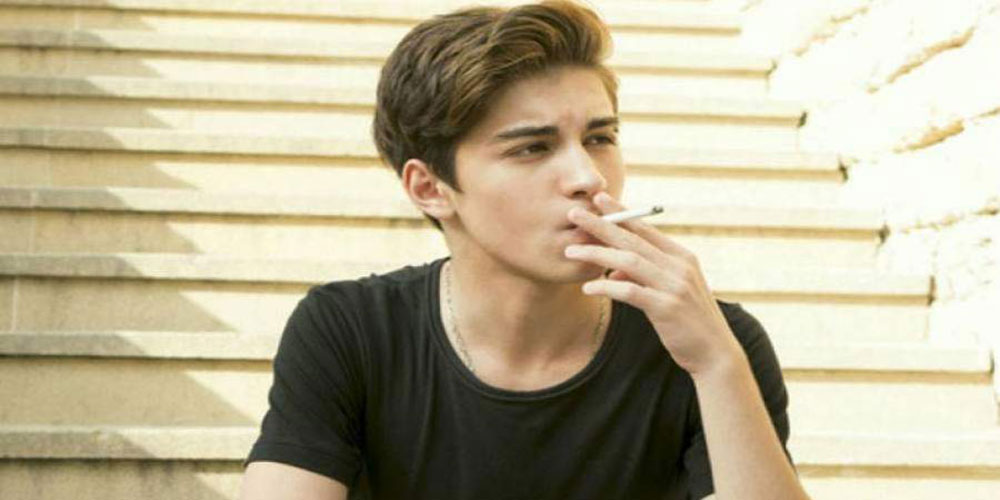 سیگار کشیدن در سن نوجوانی