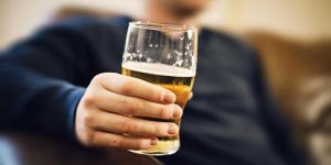 مصرف مشروبات الکلی در نوجوانی